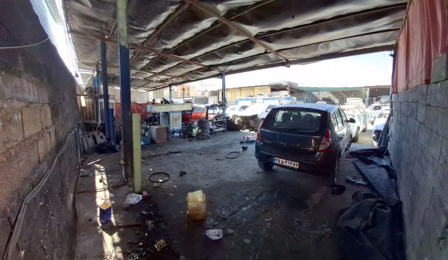 اجاره دهنه گاراژ مکانیکی جلوبندی صافکاری|اجارهٔ مغازه و غرفه|شیراز, محمدیه|دیوار