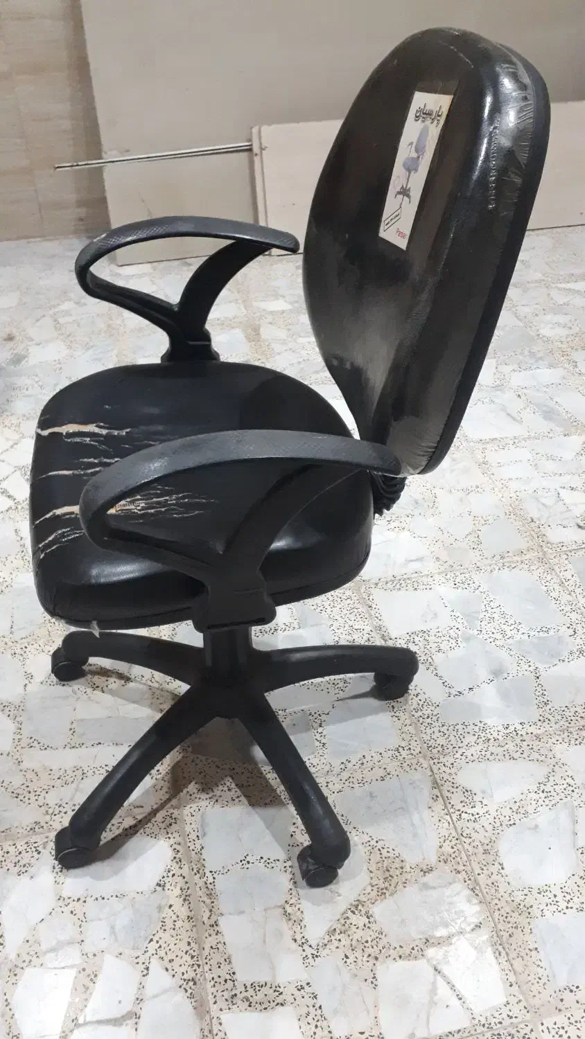 صندلی چرخان اداری|صندلی و نیمکت|رشت, لاکان شهر|دیوار