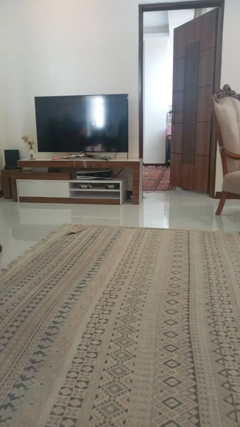 آپارتمان ۱۰۵ متری ۳ خوابه نوساز خ ۴۲