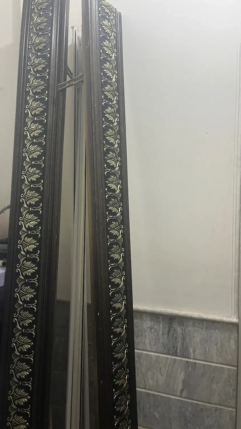 کتیبه و میله پرده|پرده، رانر، رومیزی|قم, بنیاد|دیوار