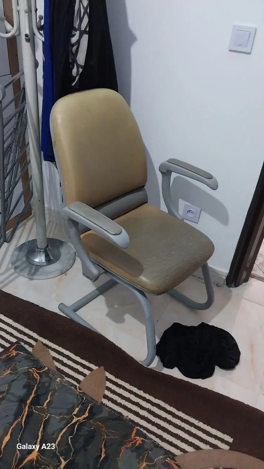 صندلی|صندلی و نیمکت|کرج, خرمدشت|دیوار