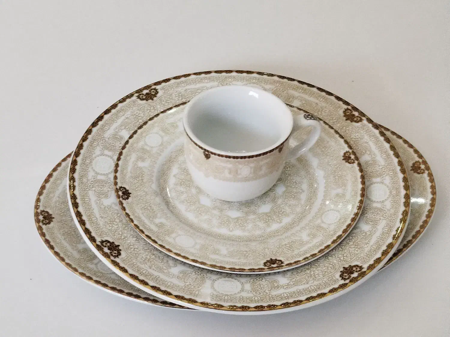 چینی ۱۲نفره آک ۸۶ پارچه فروش فوری|ظروف سرو و پذیرایی|اصفهان, شاهد|دیوار