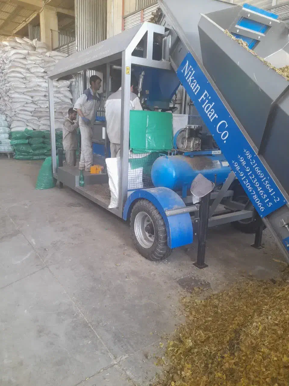 دستگاه بسته بندی علوفه و دستگاه بسته بندی کمپوست|ماشینآلات صنعتی|اصفهان, سپاهانشهر|دیوار