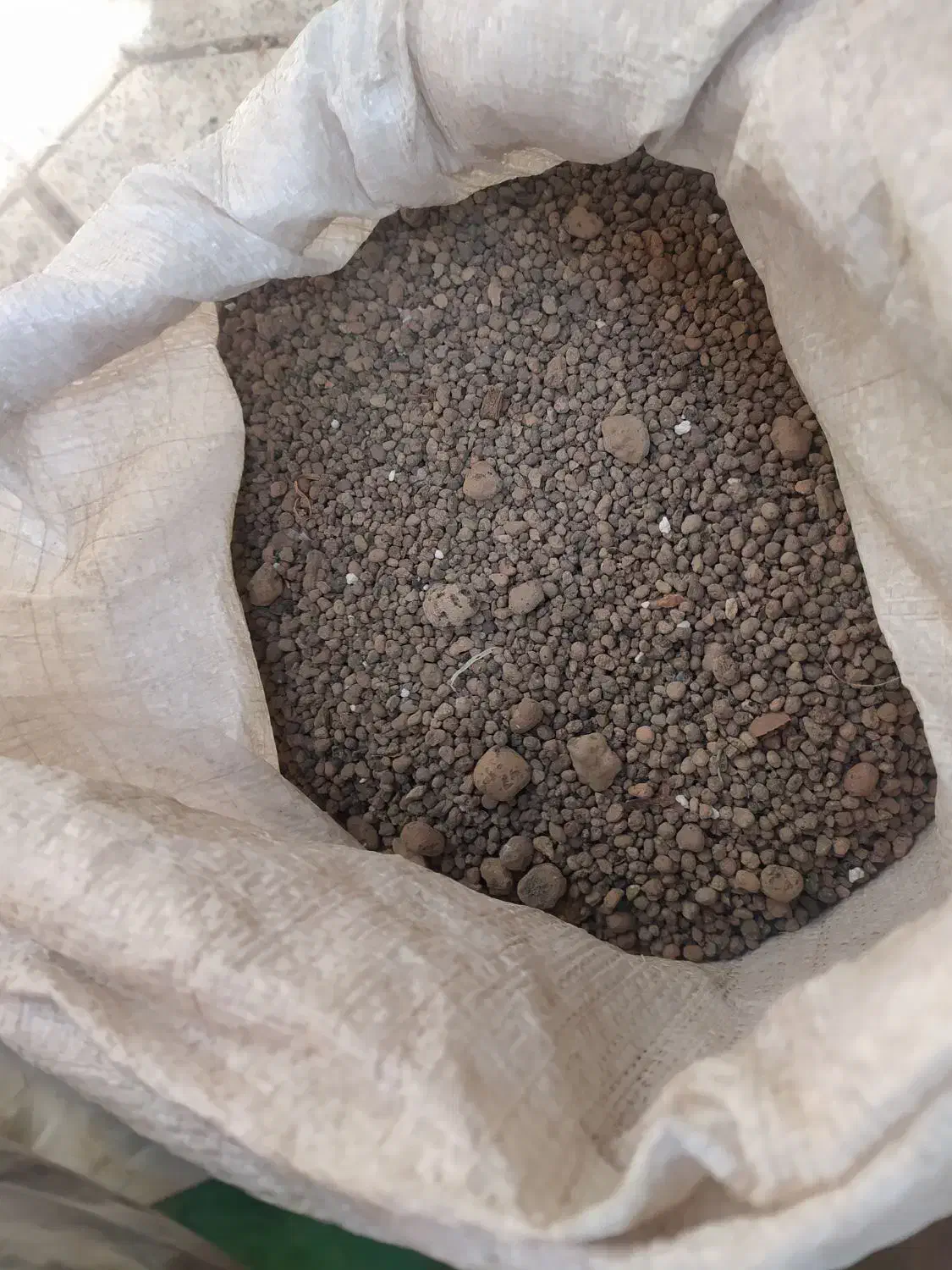 پوکه معدنی با لیکاپون خاک گلدان|گل و گیاه طبیعی|اصفهان, سپاهانشهر|دیوار