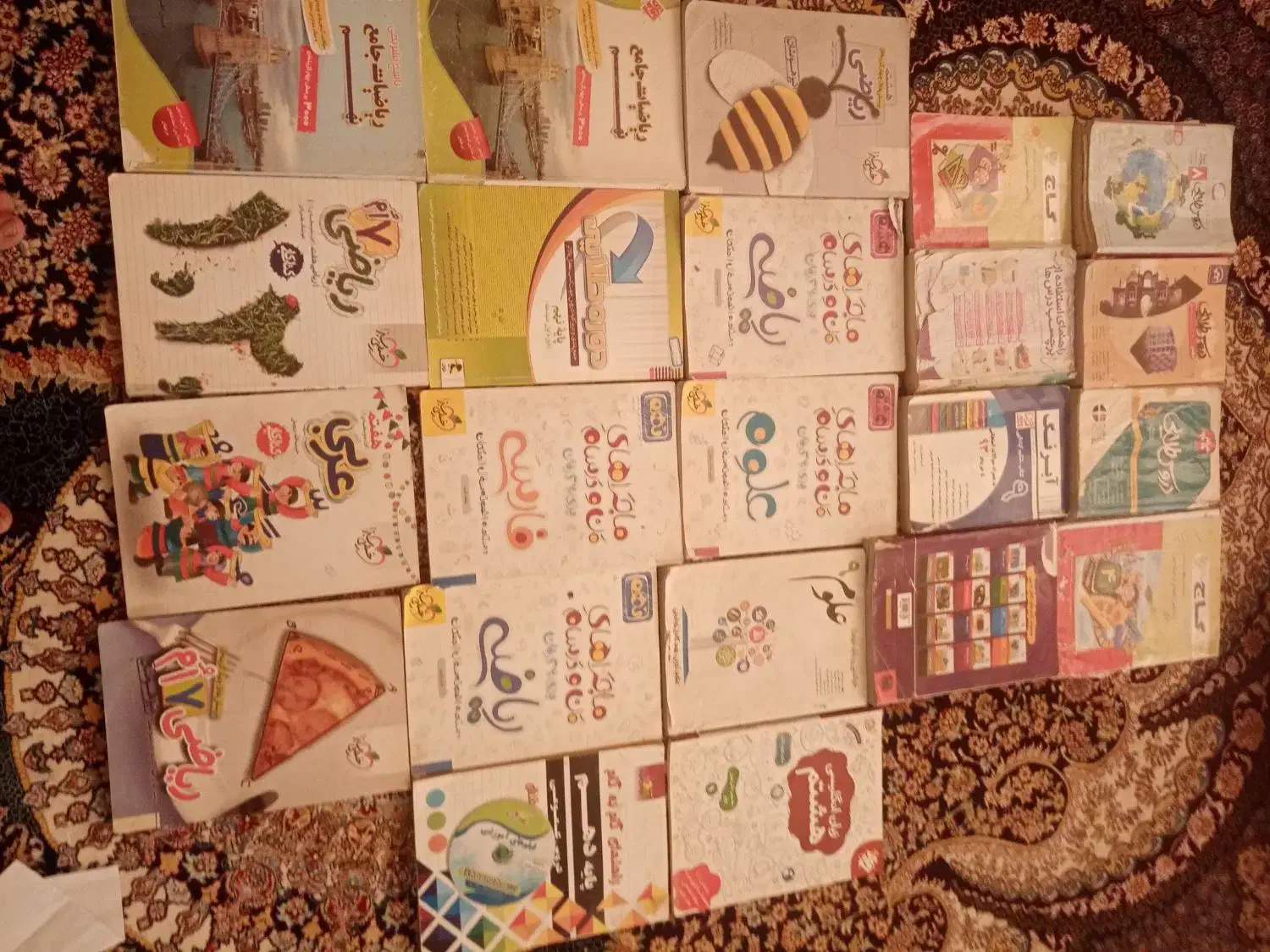 کتابهای کمک درسی وگام به گام تمام مقاطع تحصیلی|لوازم التحریر|بروجن, |دیوار