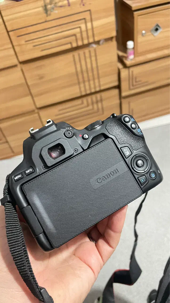 دوربین کانن 250D|دوربین عکاسی و فیلم‌برداری|دزفول, |دیوار