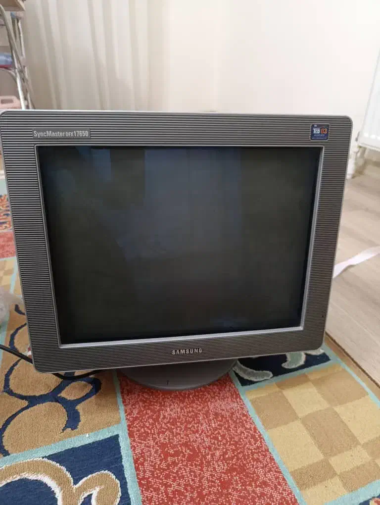 مانیتور CRT ،تمیز|قطعات و لوازم جانبی رایانه|مشهد, اقبال|دیوار