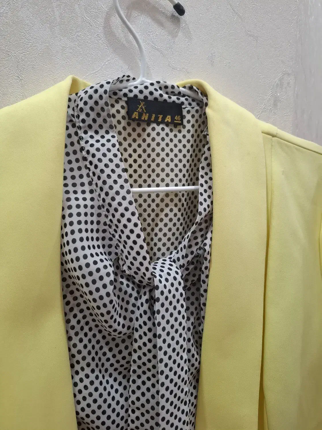 کت زنانه|لباس|رشت, خبرنگار|دیوار