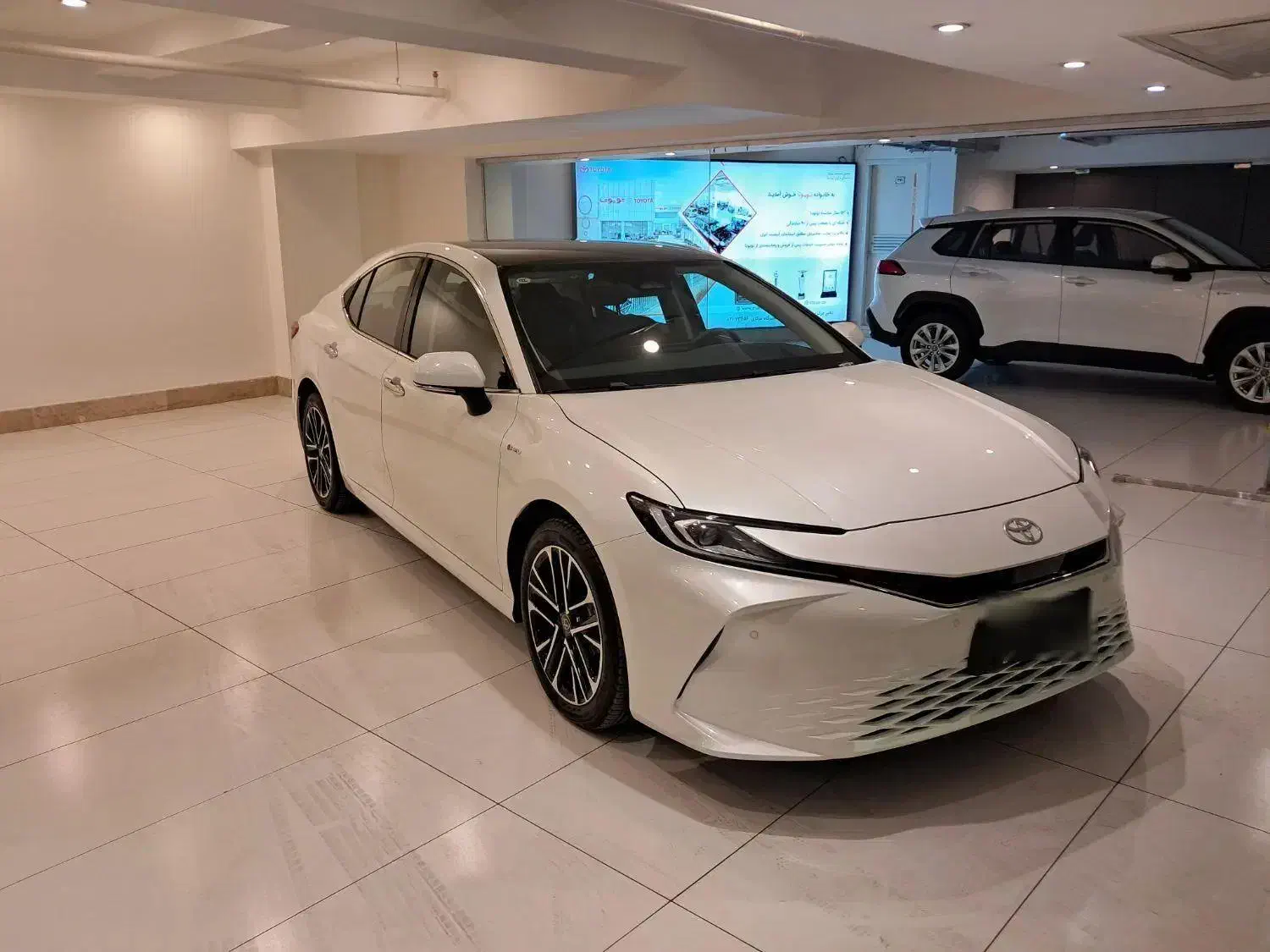 تویوتا کمری ۲.۵ هیبریدی|خودرو سواری و وانت|اندیشه, اندیشه فاز ۴|دیوار