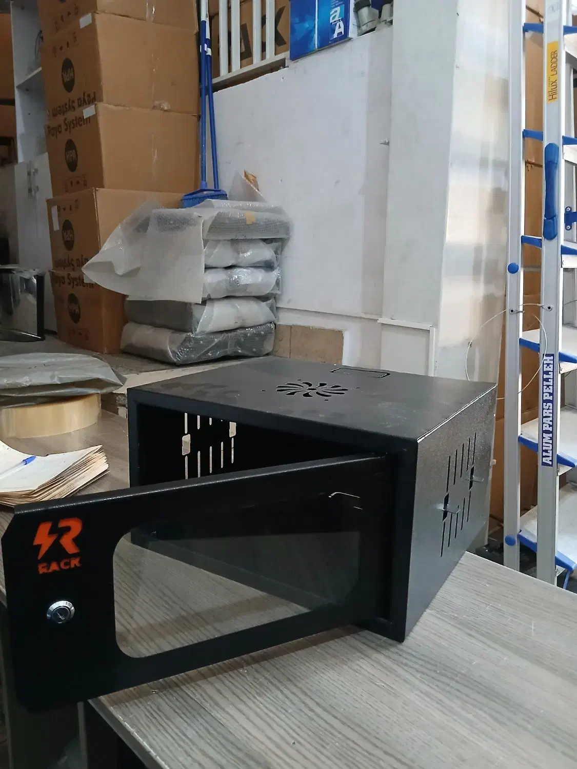 رک ۴ عمق ۴۰ عرض ۴۰ تولید انواع رک دیواری،ایستاده|مودم و تجهیزات شبکه|تهران, لاله زار|دیوار