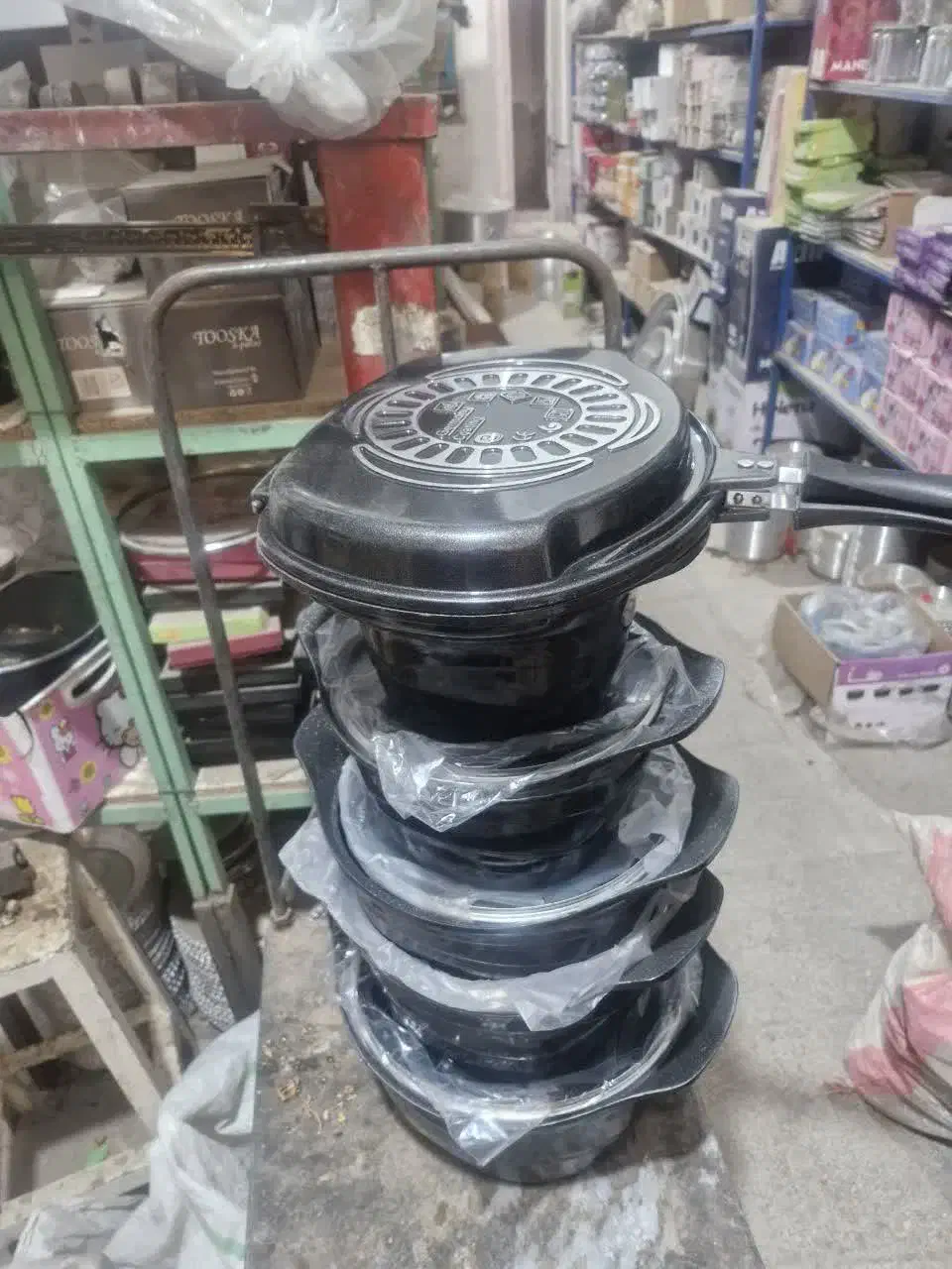 قابلمه چدن|ظروف پخت‌وپز|قم, قلعه کامکار|دیوار