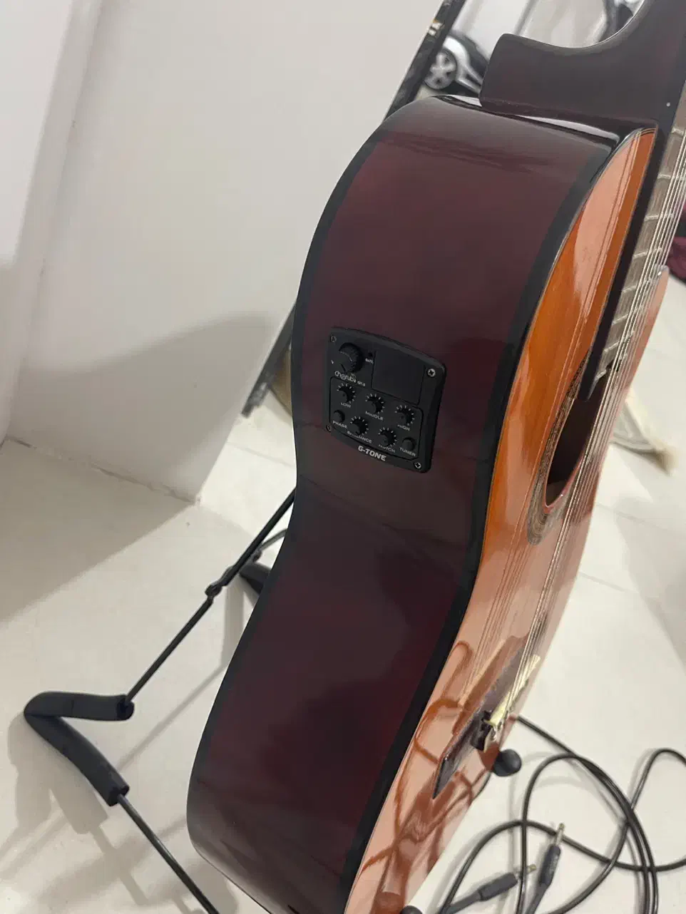 گیتار|گیتار، بیس، امپلیفایر|بابل, |دیوار