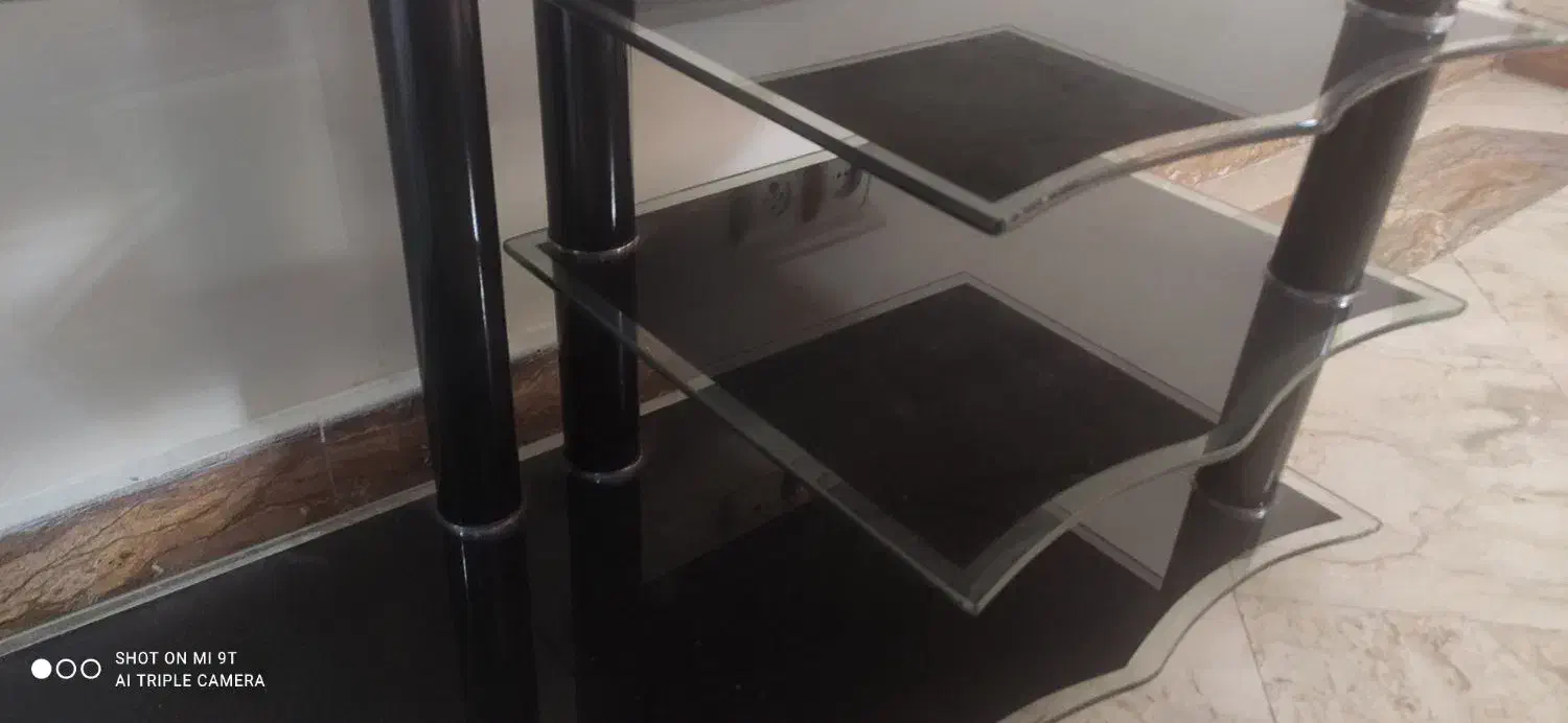 میز تلویزیون شیشه‌ای  100x 44 x 55 cm|میز تلویزیون|تهران, سردارجنگل|دیوار