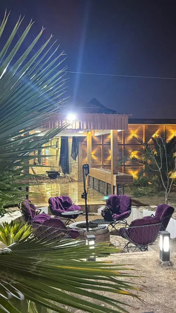 اجاره ویلا استخر دار جکوزی سرسره آبی|اجارهٔ کوتاه‌مدت ویلا و باغ|اصفهان, نقش جهان|دیوار