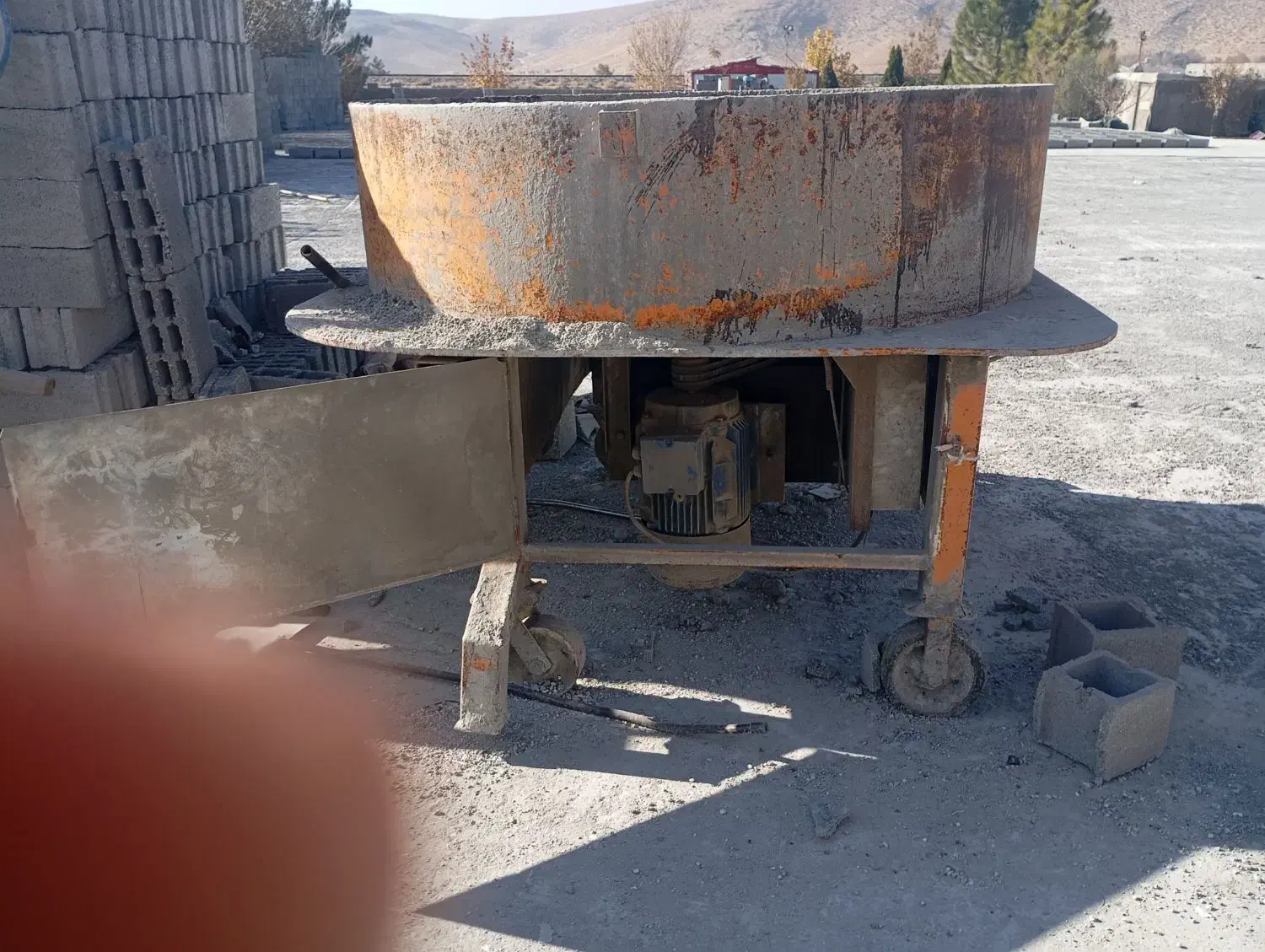 دستگاه بلوک زنی وخلاطه|ماشینآلات صنعتی|صدرا-فارس, فاز ۱|دیوار