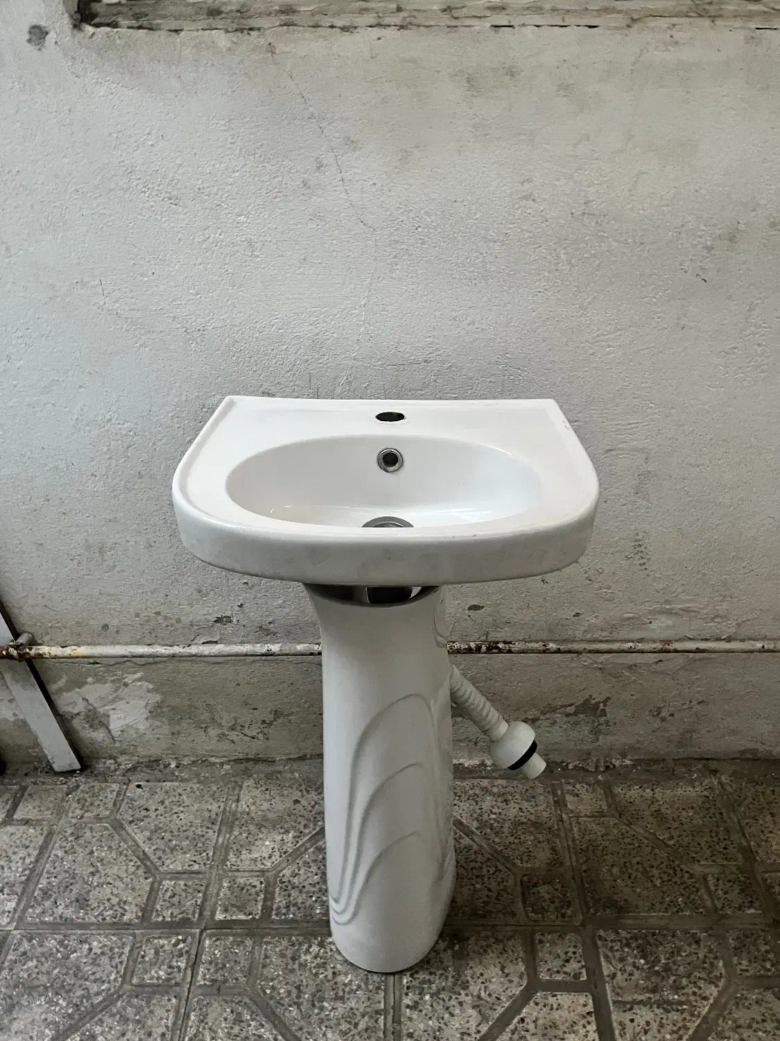 روشویی|لوازم سرویس بهداشتی|رشت, سیا اسطلخ|دیوار