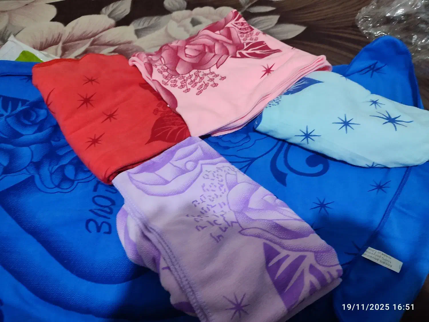 ،چرخ خیاطی|چرخ خیاطی و ریسندگی|فلاورجان, |دیوار