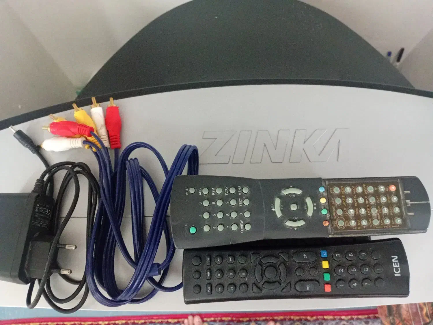 تلویزیون 29 اینچ پارس با دستگاه دیجیتال|تلویزیون و پروژکتور|سمنان, |دیوار