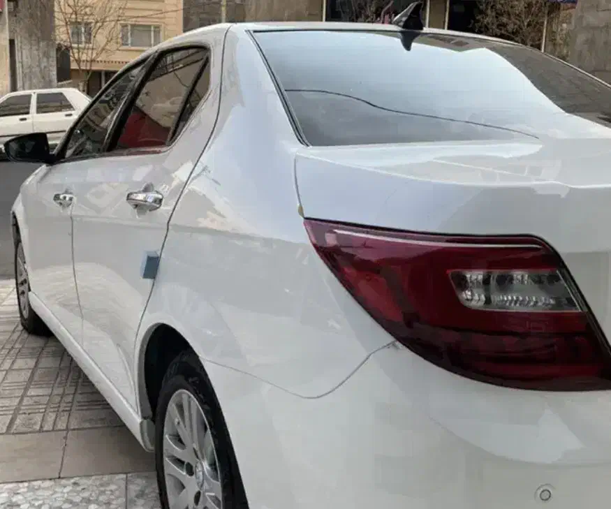 دنا پلاس دنده ای مدل 1401 بی رنگ 30 تا کار|خودرو سواری و وانت|صدرا-فارس, فاز ۱|دیوار