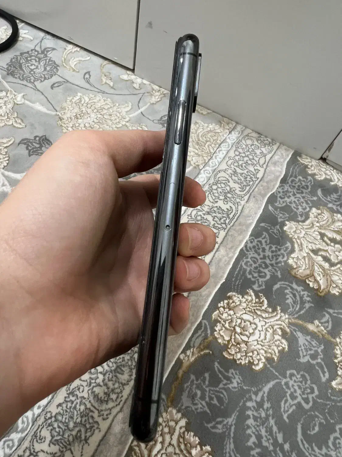 آیفون x|موبایل|رباط‌کریم, رباط‌کریم|دیوار