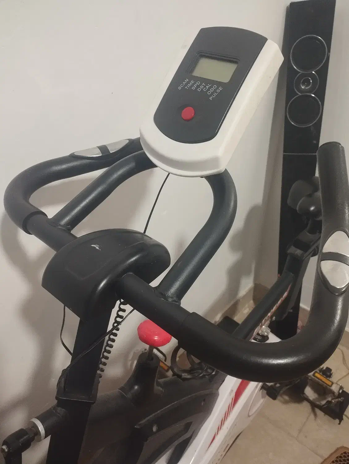 دوچرخه ثابت|دوچرخه، اسکیت، اسکوتر|زاویه, |دیوار