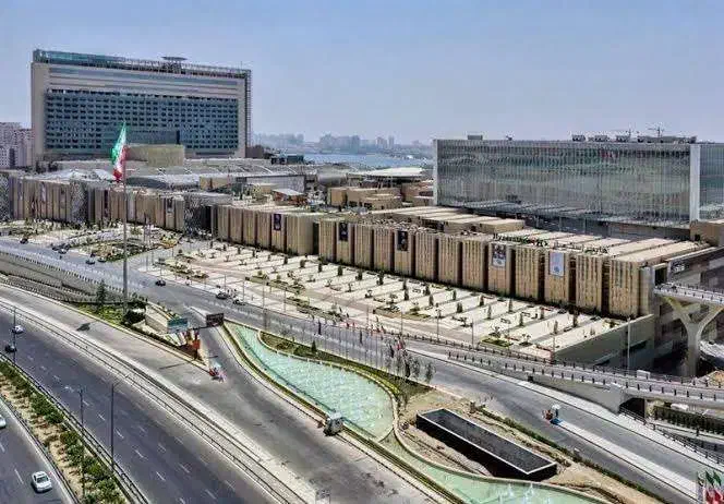 نیروی کار کافه ایران مال|استخدام خدمات فروشگاه و رستوران|تهران, شهرک چیتگر|دیوار