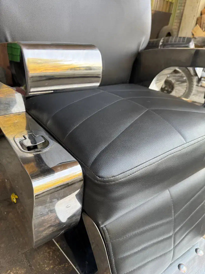 صندلی ارایشگری مردانه درحد نو|آرایشگاه و سالن‌های زیبایی|اصفهان, جوزدان الیادران|دیوار