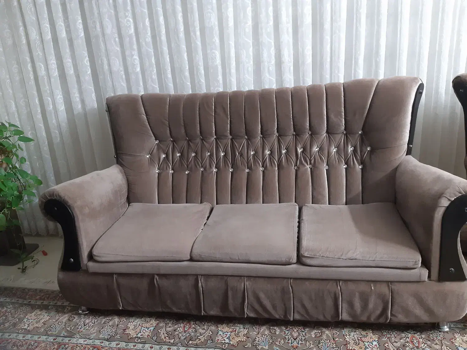 فروش مبل راحتی هفت نفره دست دوم|مبلمان خانگی و میز عسلی|طرقبه, |دیوار