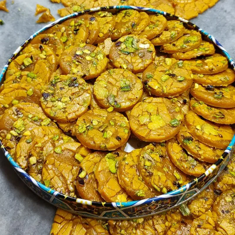 پزنده و گل کن سوهان|استخدام خدمات فروشگاه و رستوران|قم, زند آباد|دیوار