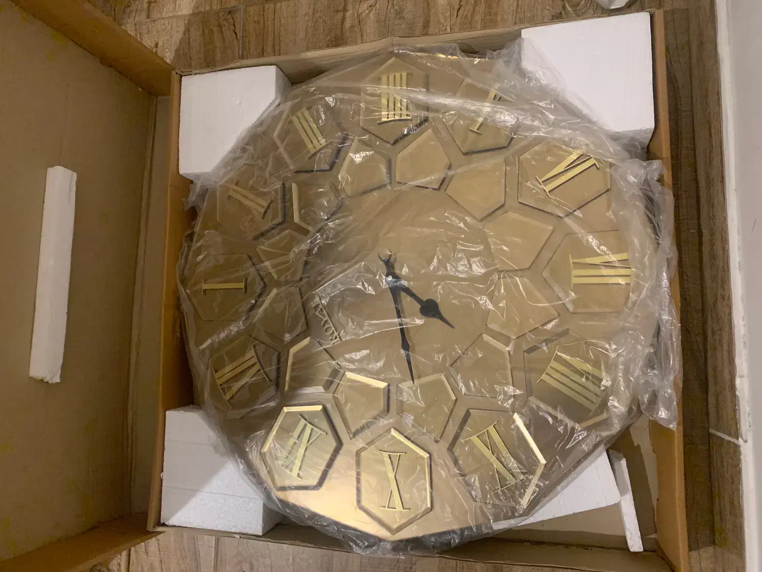 ساعت در حد نو|ساعت دیواری و تزئینی|رشت, دیانتی|دیوار