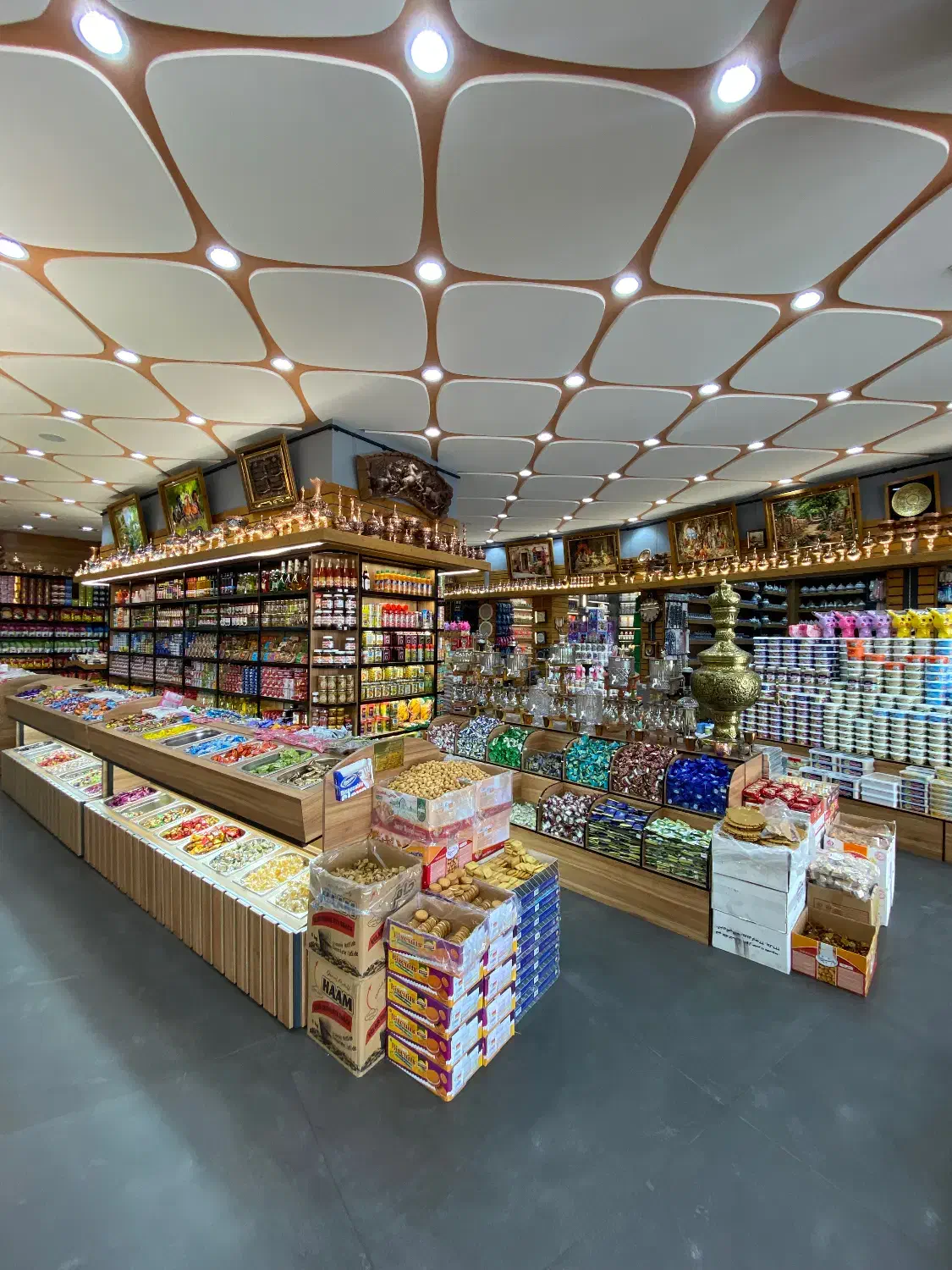 استخدام فروشنده خانم و آقا|استخدام خدمات فروشگاه و رستوران|میبد, |دیوار