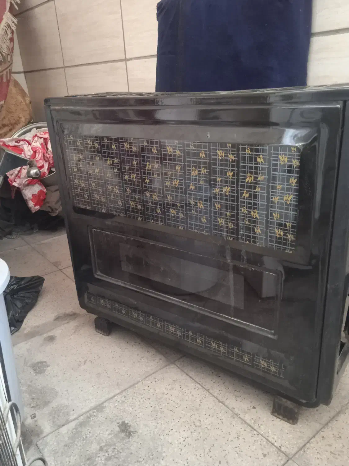 یک عدد بخاری ویخچال|یخچال و فریزر|فولادشهر, فولادشهر|دیوار