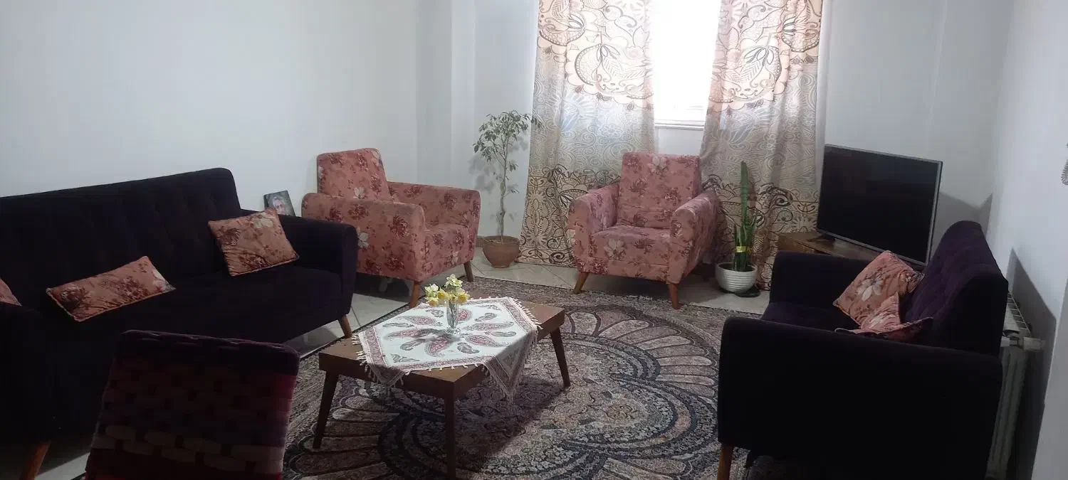 مبل ۷ نفره به همراه میز وسط|مبلمان خانگی و میز عسلی|رشت, دیانتی|دیوار