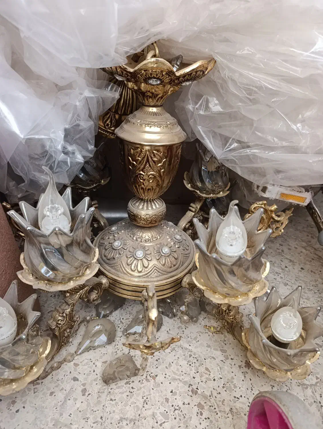 فروش لوستر 8 شاخه برنج طرح برنز|لوستر و چراغ آویز|اصفهان, تخت فولاد|دیوار