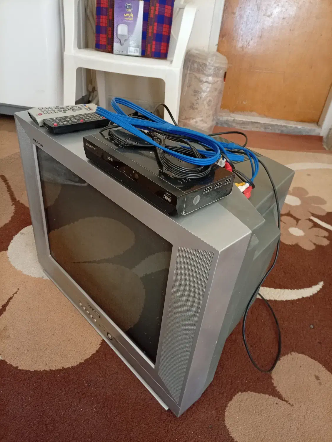 تلویزیون 2۱ اینچ سامسونگ و گیرنده دیجیتال دنای|تلویزیون و پروژکتور|یزد, |دیوار