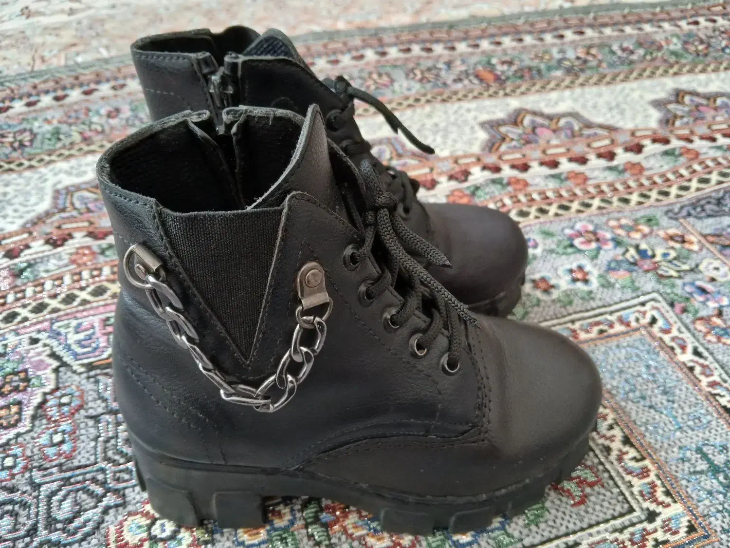 نیم بوت دخترانه و کت لی تک|کفش و لباس بچه|اسفراین, |دیوار