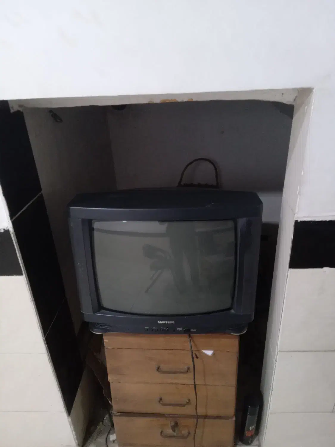 تلویزیون دسته دو ولی سالم فروشی|تلویزیون و پروژکتور|علی‌آباد کتول, |دیوار