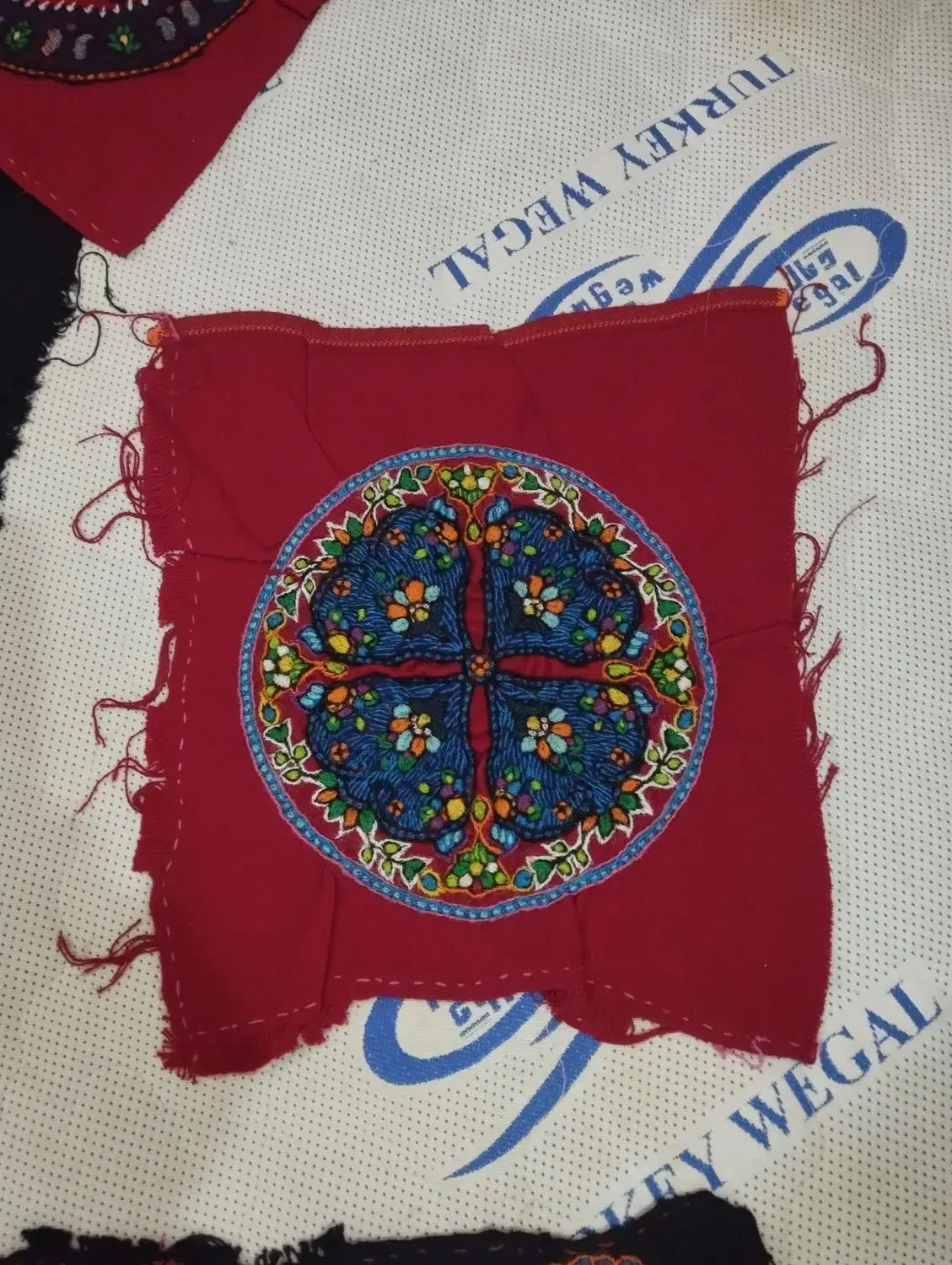 هر کدام ۲۰۰|صنایع دستی و سایر لوازم تزئینی|زرند, |دیوار