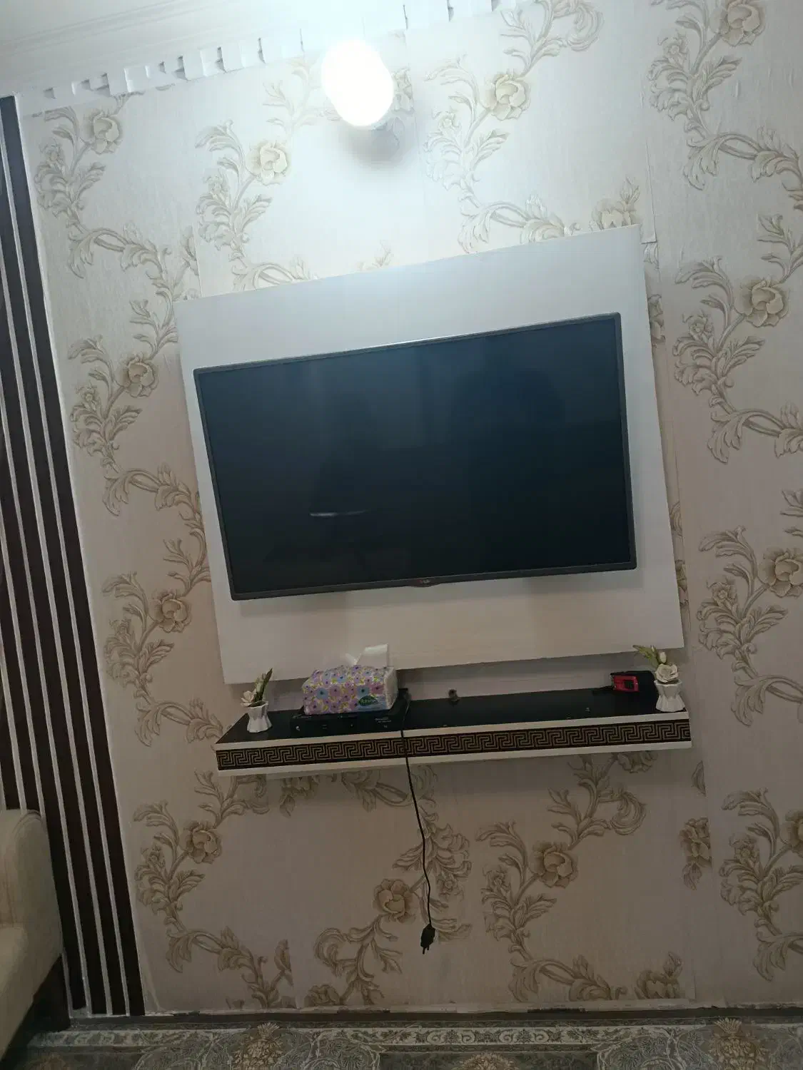 تلوزیون الجی۴۳|تلویزیون و پروژکتور|اشترینان, |دیوار