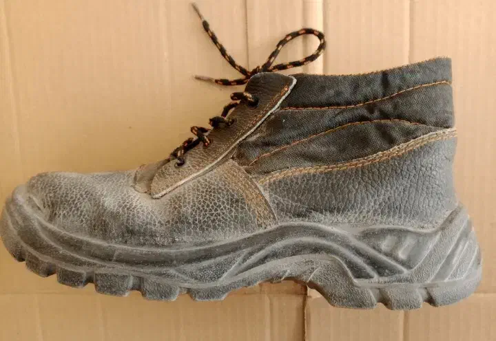 کفش کار شماره۴۴|کیف، کفش، کمربند|قم, چهار مردان|دیوار