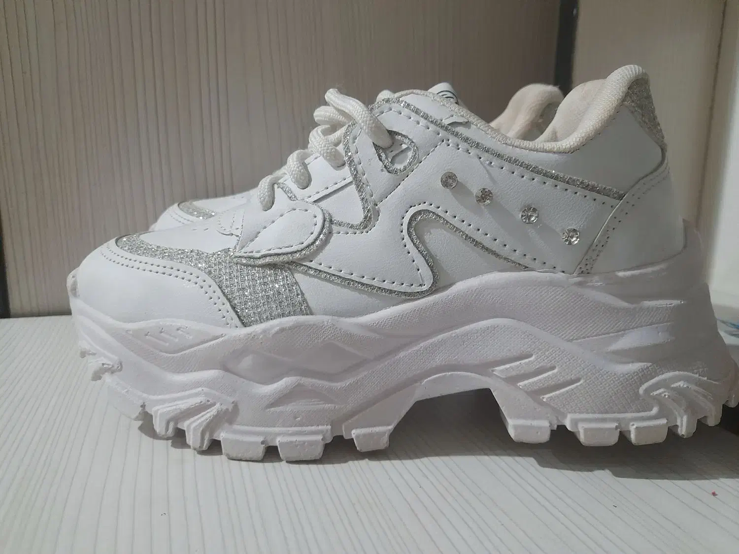 کفش|کیف، کفش، کمربند|پاکدشت, پاکدشت (مامازند)|دیوار