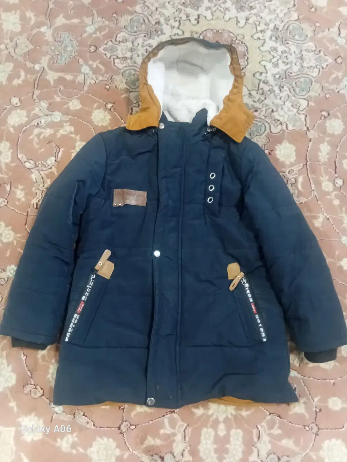 کاپشن|کفش و لباس بچه|ماکو, |دیوار