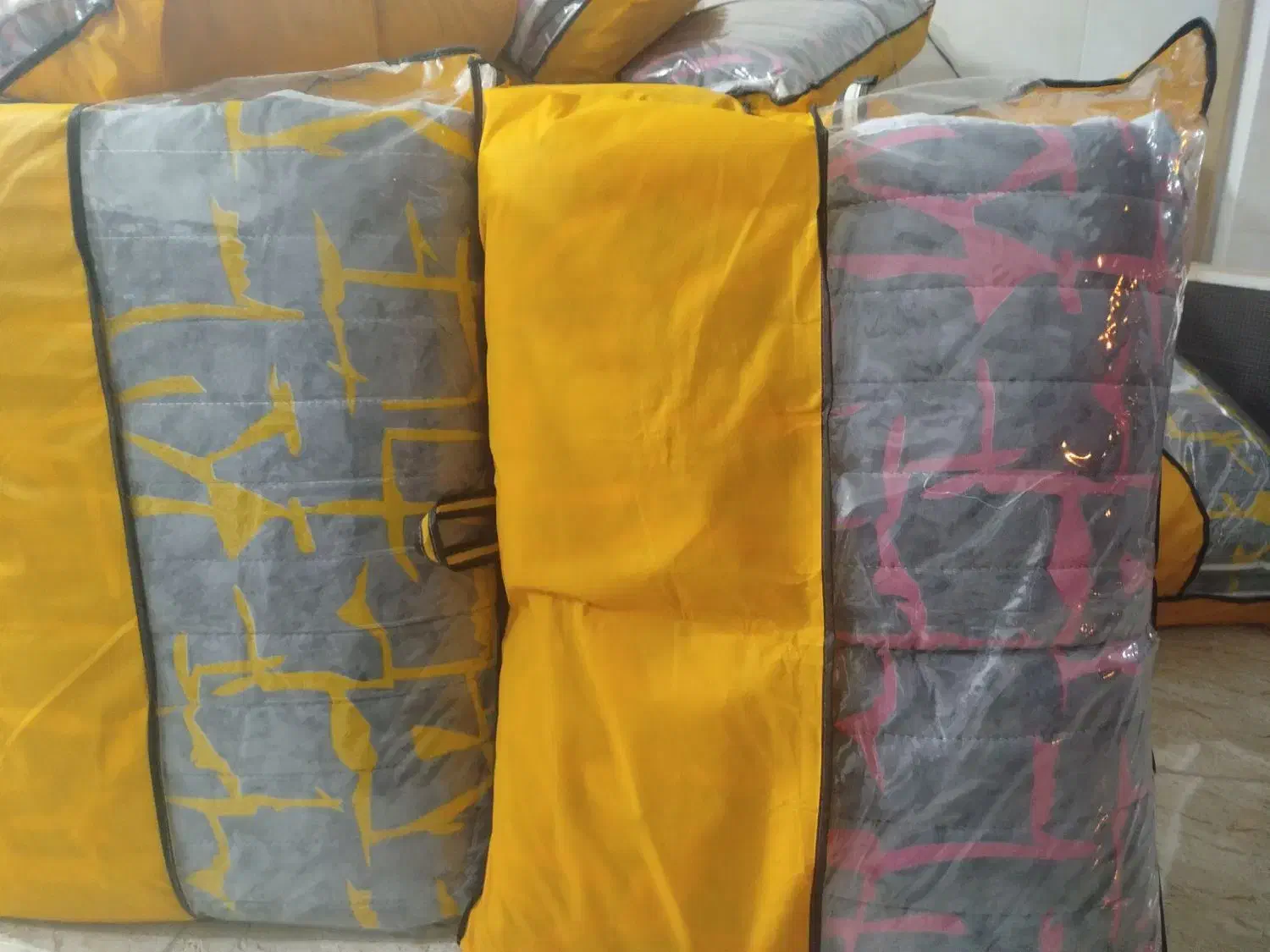 تشک جنس عالی|رختخواب، بالش، پتو|خورموج, |دیوار