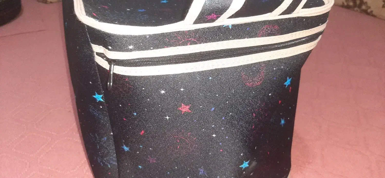 ساک صندوقچه ای|کیف، کفش، کمربند|رودبنه, |دیوار