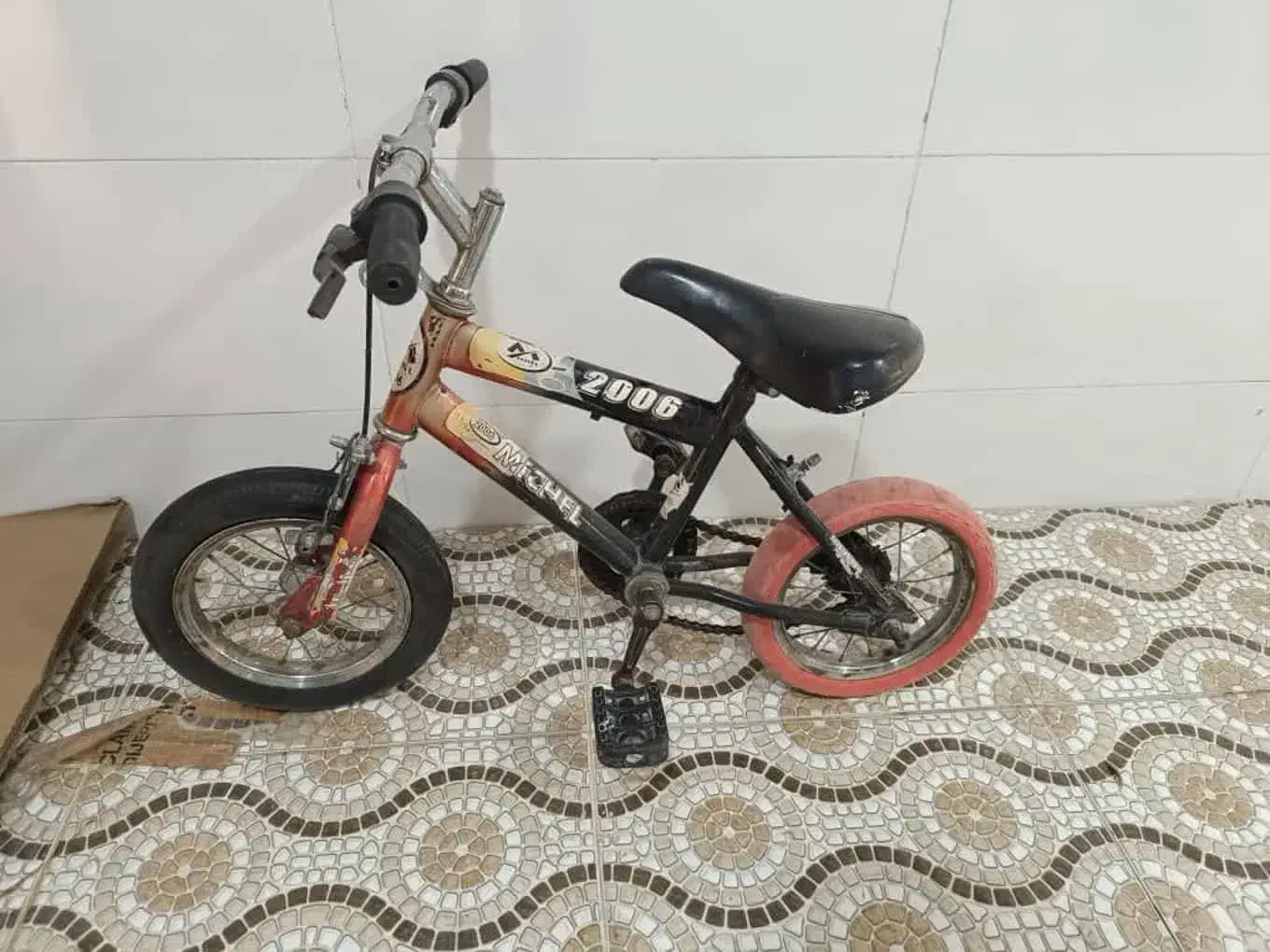 دو چرخه|دوچرخه، اسکیت، اسکوتر|جهرم, |دیوار