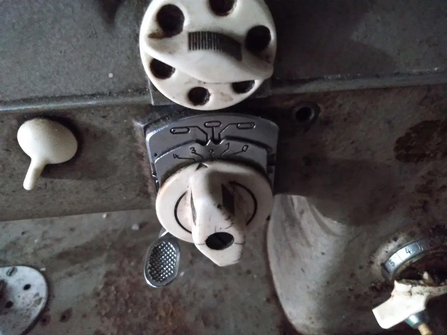 چرخ خیاطی|چرخ خیاطی و ریسندگی|رشت, اسماعیل آباد|دیوار