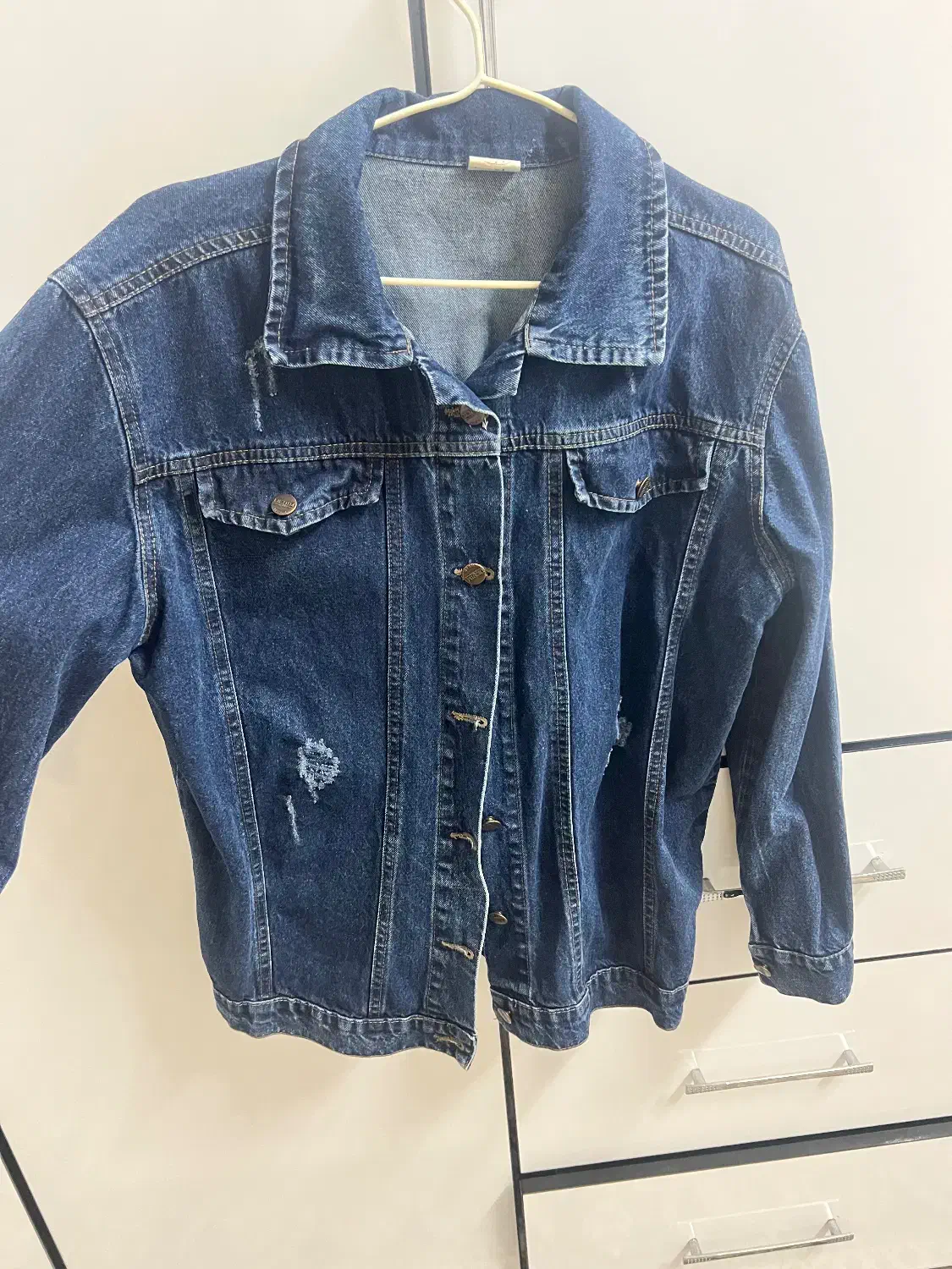 کت جین برشکا|لباس|رشت, چله خانه|دیوار