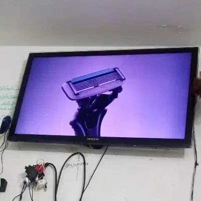 ال سی دی ۴۳ اینچ سامسونگ|تلویزیون و پروژکتور|گنبد کاووس, |دیوار