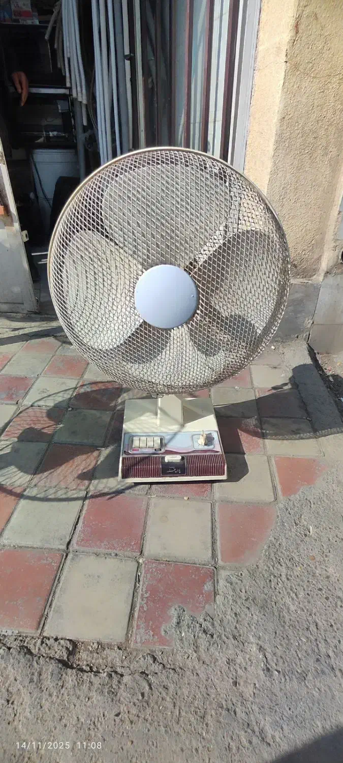 پنکه قدیمی|پنکه و تصفیه‌کنندهٔ هوا|اصفهان, امیرعرب|دیوار