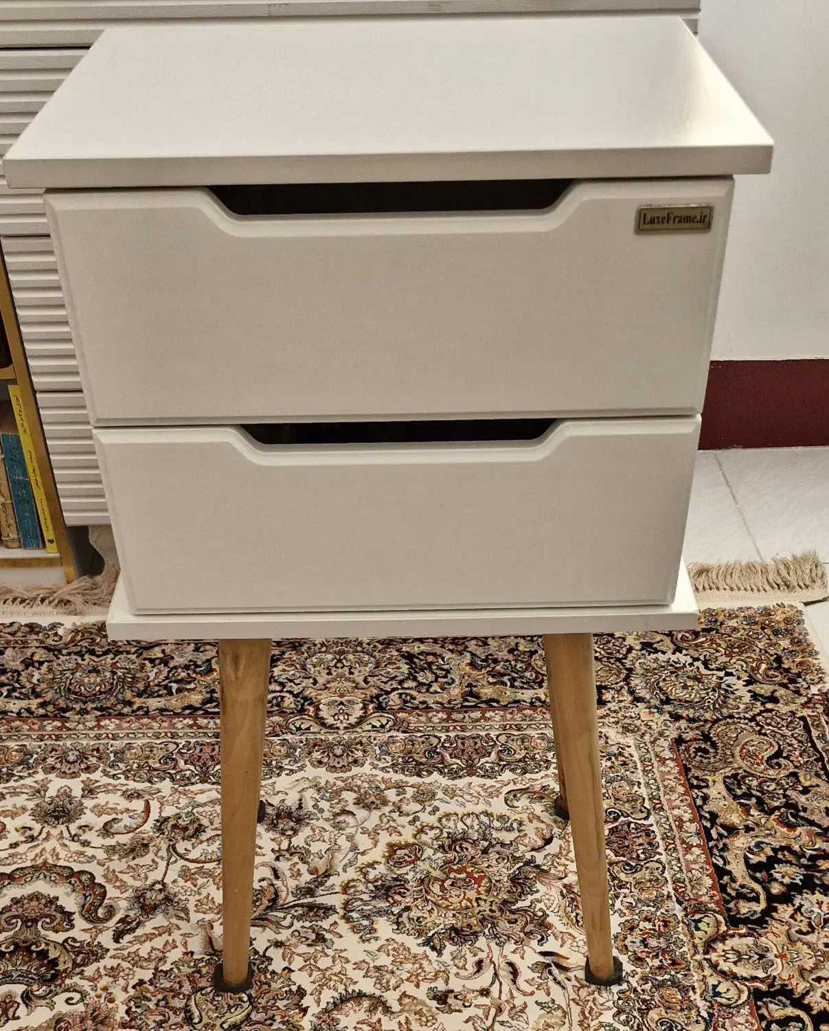 میز کنار سالنی|بوفه، ویترین، کنسول|قم, زنبیل آباد|دیوار